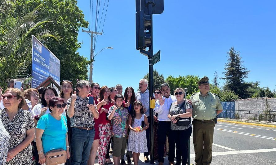 A petición de los vecinos: Instalan semáforo en el acceso principal de la Ruta del Vino en Placilla