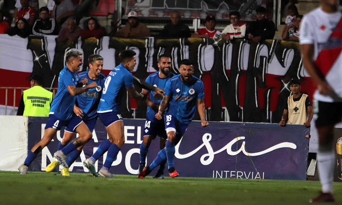 ¡Imparables! Santa Cruz triunfó en La Granja con remontada sobre Curicó Unido