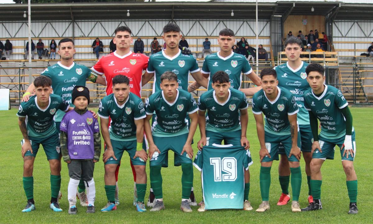 Chimbarongo FC sorprende con presentación de su nueva camiseta para el 2024