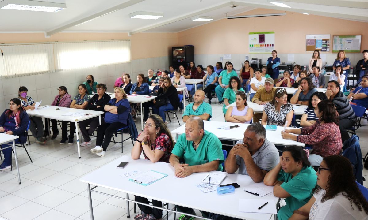 Funcionarios de aseo del Hospital San Fernando se capacitan en saneamiento ambiental