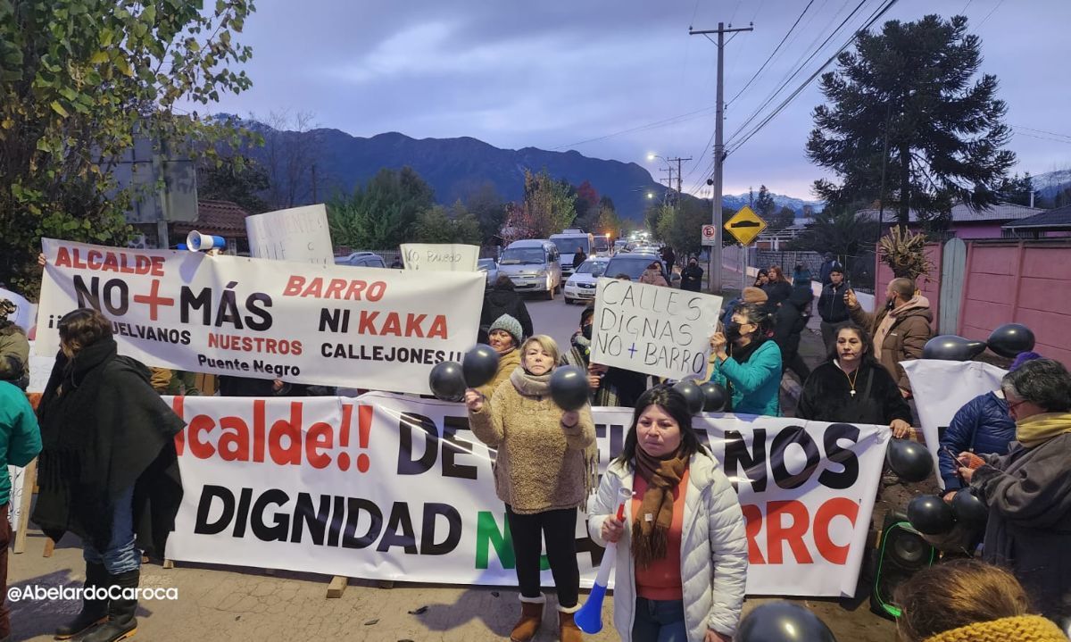 San Fernando: Vecinos de Puente Negro continúan protestando a la espera de respuestas por alcantarillado