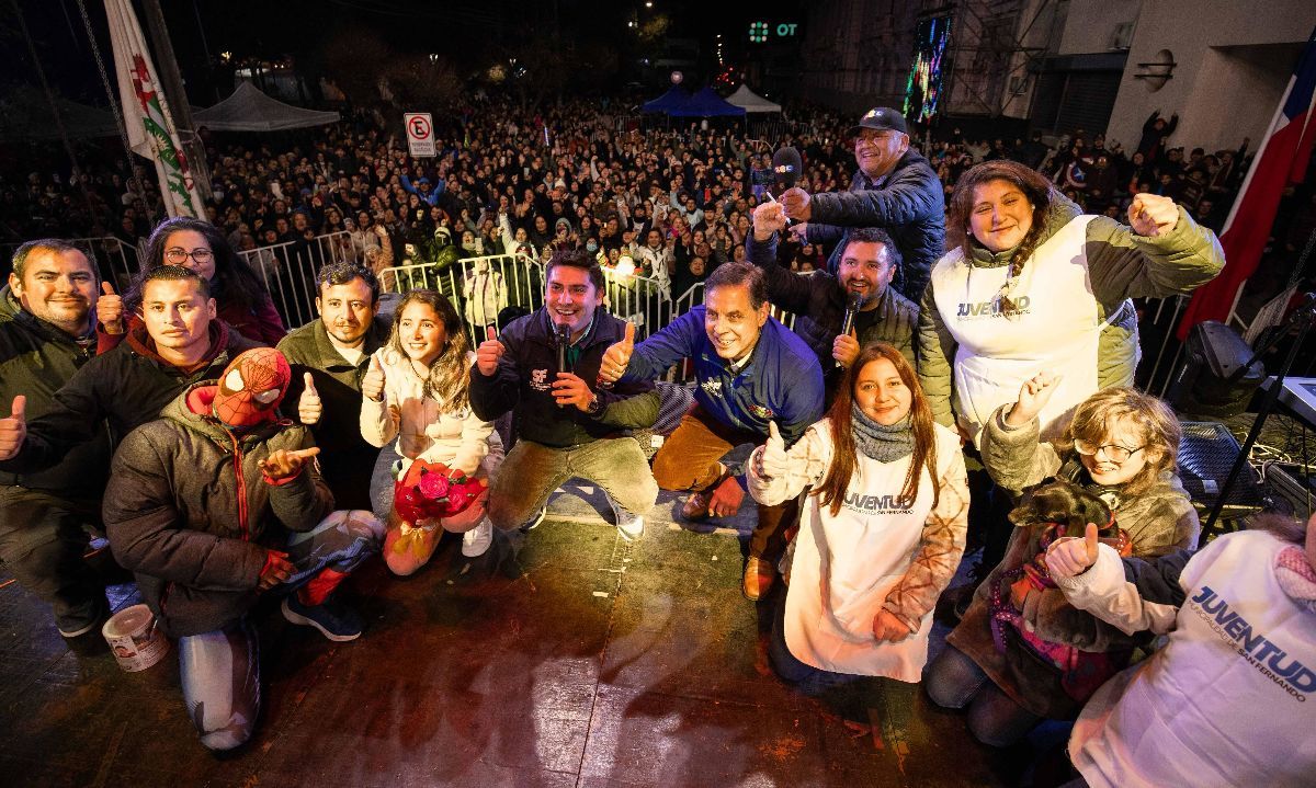 En su odisea rumbo a Santiago: San Fernando da emotiva recepción a padres de Tomás Ross
