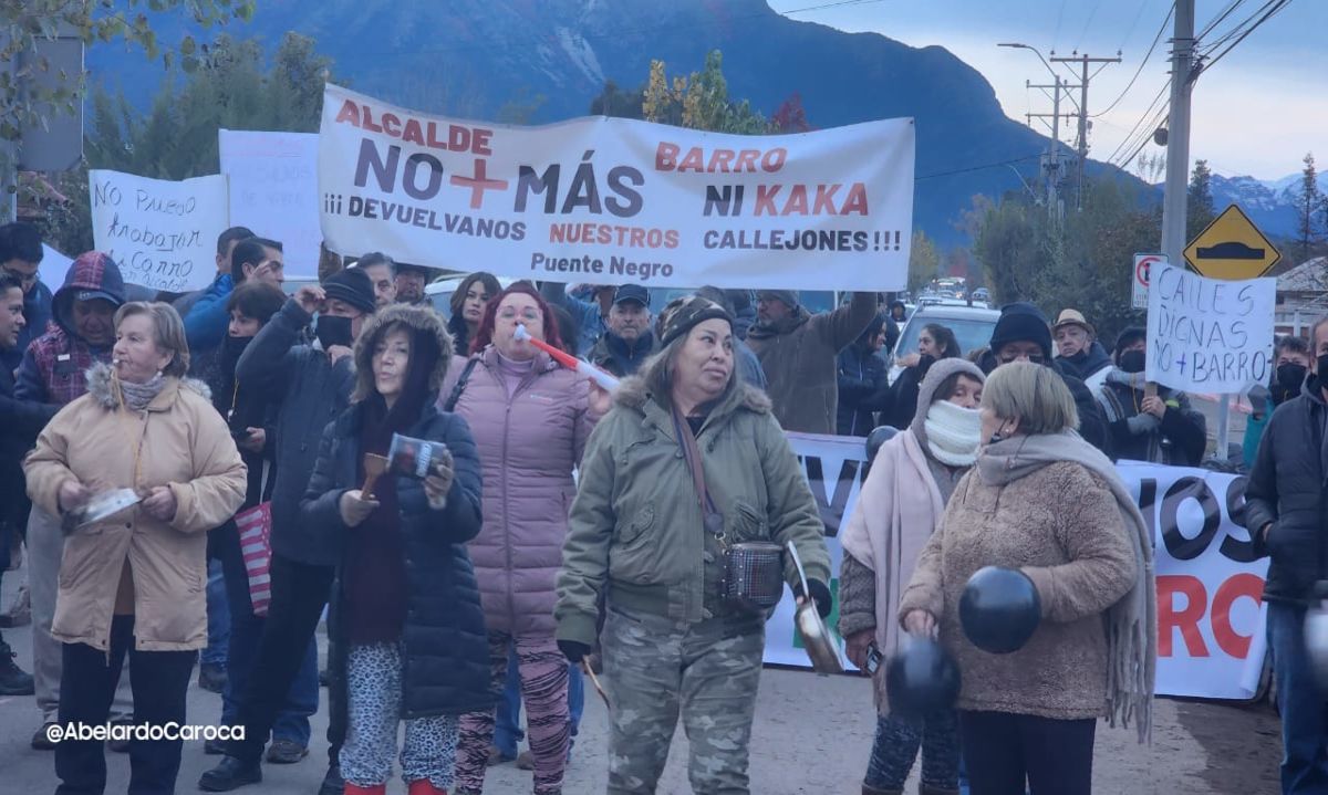 Puente Negro:
Vecinos sellan acuerdo con Empresa y Municipalidad
