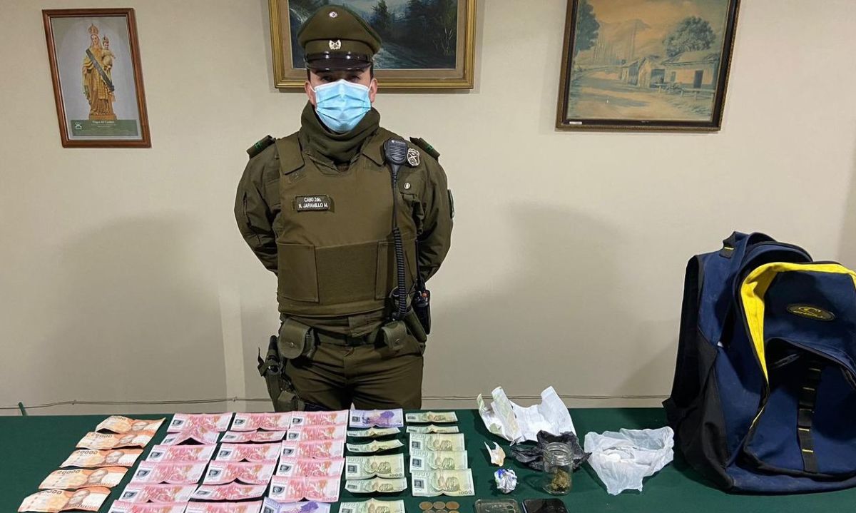 Carabineros detienen a hombre por microtráfico en Chépica