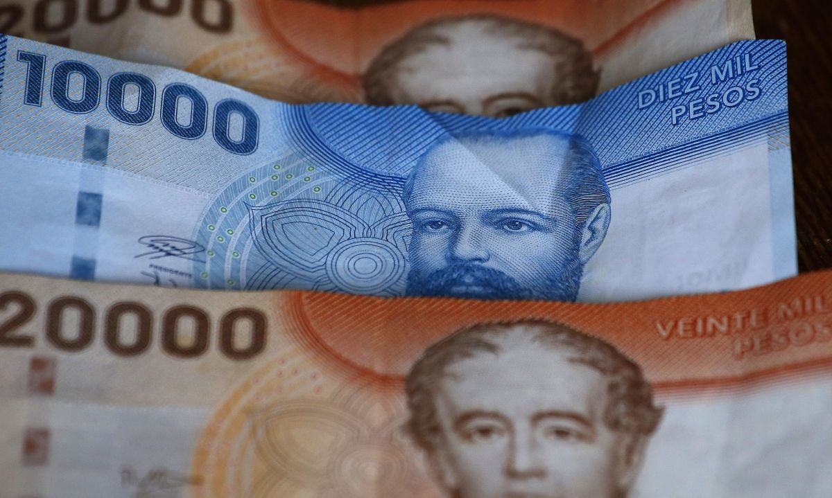 Histórico: Salario mínimo aumenta a 500 mil pesos desde hoy