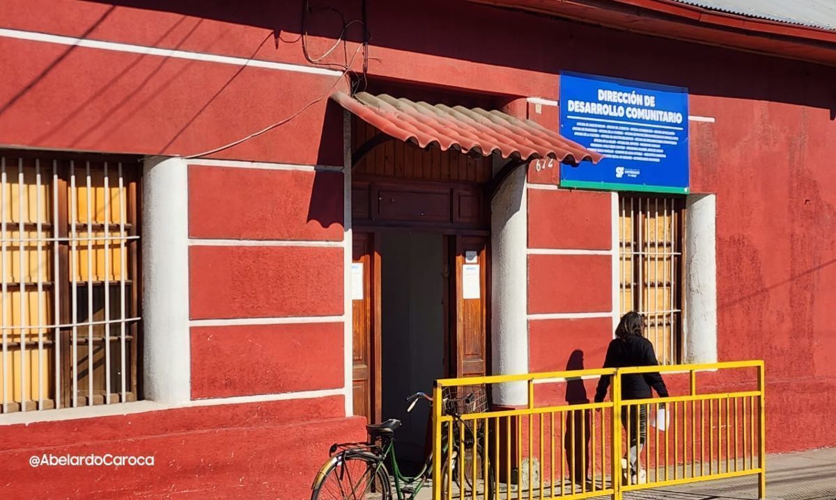 Subsidio Eléctrico: Diferentes estrategias en Chimbarongo y San Fernando para apoyar a analfabetos digitales