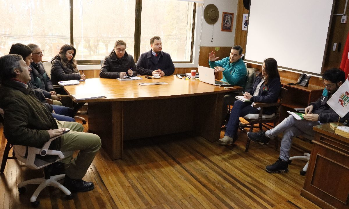 Alcalde de San Fernando propone soluciones a vecinos de la Villa La Florida II