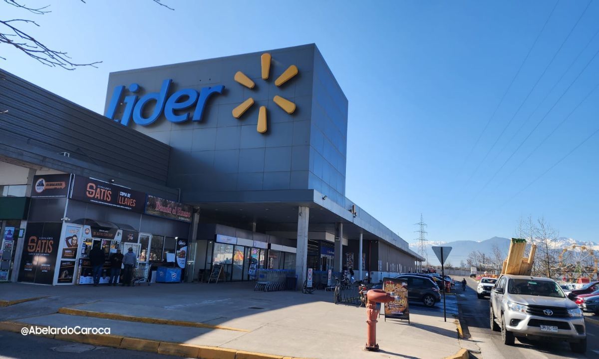 Trabajadores Lider en San Fernando retornan a sus labores
