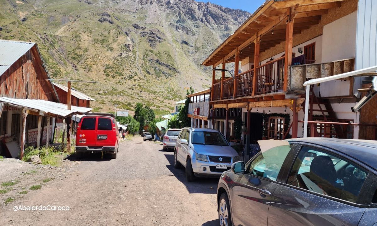 Termas del Flaco:
Con absoluta normalidad funciona balneario
