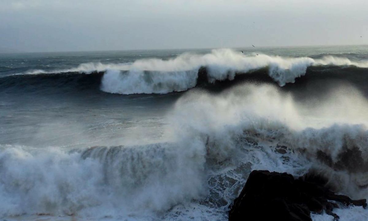 Armada emite aviso de marejadas para la costa de O'Higgins